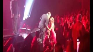 Luis Miguel besa tiernamente a su hija Michelle Salas Las Vegas 2014 [upl. by Naffets593]