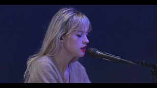 Angèle chante en live quotTout oublierquot sur Europe 1 [upl. by Enawyd510]