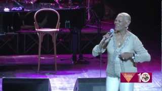 DIONNE WARWICK  Festival DAutunno 2012  Catanzaro [upl. by Yehsa]