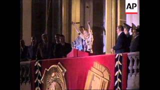 ARGENTINA MADONNA CHEERED BY quotEVITAquot MOVIE EXTRAS [upl. by Ernald]