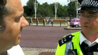 London cop fails to overpower a human [upl. by Annaicul]