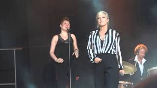 Ina Müller quotZalandoquot live in RantumSylt am 25072014 [upl. by Mikahs64]