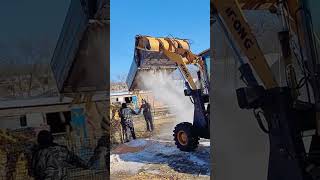 The process of loading corn into iron boxes [upl. by Kern]