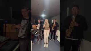 Brenda Vântul bate apa trece cover [upl. by Noteek218]