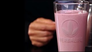 How to make a Red Velvet Herbalife Shake  Herbalife Healthy Eating Advice [upl. by Asilad]