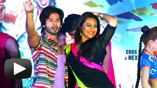 Saree Ke Fall Sa Song  Sonakshi amp Shahid Dance Performance [upl. by Hinckley]