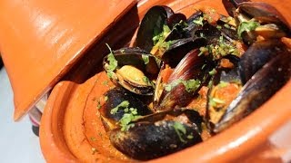 Recette de tajine marocain aux moulesMoroccan Mussels TaginequotBouzrougquot [upl. by Moskow]