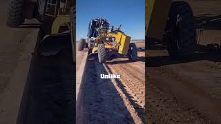 Why is the blade of a grader installed in the middle of the vehicle？satisfying knowledge facts [upl. by Idram]