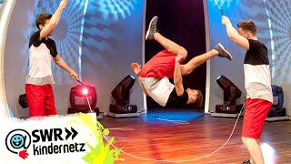 Coole Stunts mit Springseil  Rope Skipping mit Sebastian Deeg  Tigerenten Club  SWR Plus [upl. by Danit]