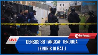 🔴LIVE Densus 88 Tangkap Terduga Teroris di Batu Rumah Masih Dijaga Ketat [upl. by Sema695]