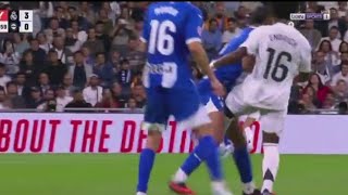 La tremenda patada de Endrick a un jugador de Alavés qué no acaba en Roja 🟥 [upl. by Ruscher271]