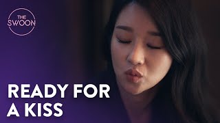 Seo Yeaji puckers up for a kiss  It’s Okay to Not Be Okay Ep 7 ENG SUB [upl. by Pearce]