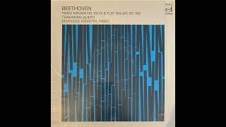 Beveridge Webster plays Beethoven Sonata No 29 In B Flat Major Op 106 quotHammerklavierquot 1965 [upl. by Thapa104]