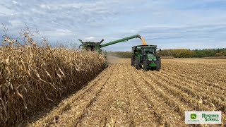 John Deere S770 Combine and John Deere 8260R with JampM Grain Cart  Riesterer amp Schnell [upl. by Etteniotnna710]