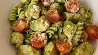 Receta de Pollo y pasta al pesto [upl. by Gabbie]