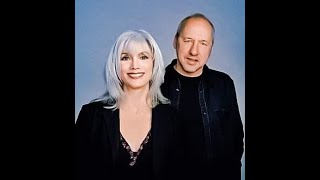 Rollin on  Mark Knopfler and Emmylou Harris [upl. by Simmie]