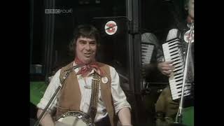 The Wurzels  Combine Harvester  TOTP  10 June 1976 [upl. by Enixam]