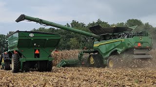 John Deere X9 1000 Combining Corn [upl. by Osnola]