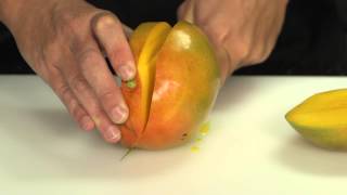 Technique de cuisine  couper une mangue [upl. by Toscano]