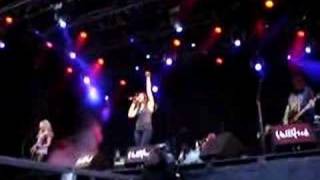 The Donnas  Better off dancing  Hultsfred 20080614 [upl. by Nottage397]