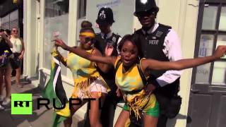 UK Spectators grind up on police at Notting Hill Carnival [upl. by Parcel587]