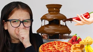 24 ÓRÁIG CSOKIS KAJÁT ETTÜNK 🍫🍓🍕 voltak undorító élmények [upl. by Ikkir68]