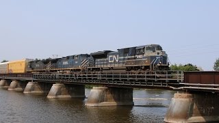 CN 8103 at Montmagny leading 306 [upl. by Ardnek]