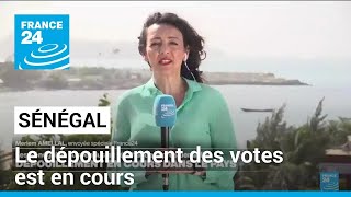 Présidentielle au Sénégal  le dépouillement est en cours dans le pays • FRANCE 24 [upl. by Inoj]