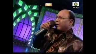 Md Aziz Ji sings Teri duniya se hoke majboor chala [upl. by Sucul268]