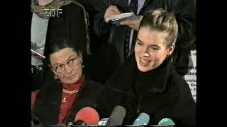 18121993  EiskunstlaufDM mit Tanja Szewczenko Katarina Witt [upl. by Eirojram]