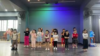 Nhảy Lớn rồi còn khóc nhè  Kid Dance [upl. by Shaver782]