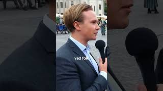 Tobias Andersson intervjuar klimataktivister [upl. by Aivitnahs]