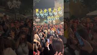 PERO MIRA COMO BEBEN LOS PECES EN EL RÍO  VESRSIÓN FLAMENCO  CANTANDO VILLANCICOS EN LA CALLE [upl. by Tesler]