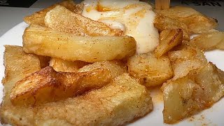 Probando las MEJORES PATATAS BRAVAS de BARCELONA con el MAYOR EXPERTO EN BRAVAS del MUNDO [upl. by Llorre]