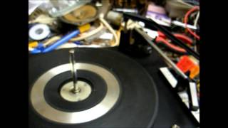 Removing a seized platter from a 1970s BSR turntable  record changer [upl. by Hauge]