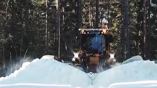 Ljungby L15 bryter upp väg med snöplogning [upl. by Anaibaf493]