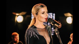 Halina Mlynkova  quotSzkłoquot Live Session [upl. by Arhna]