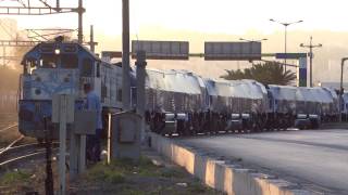 SNTF  traversée de l autoroute  train de machines  sortie des 060DT du port dAlger HD1080 [upl. by Eisso]