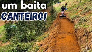 Terraceamento fizemos um baita canteiro com o Tratorito Branco BTTG 7 5 800 [upl. by Rebna]