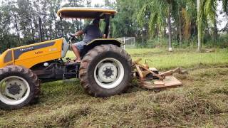 Trator Valtra a750 4x4 roçando [upl. by Noet]