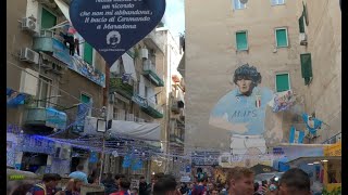 PEREGRINACIÓN AL MURAL DE MARADONA EN EL QUARTIERI SPAGNOLI [upl. by Aigneis753]