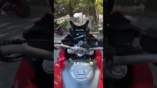 Splitter splits thru cops of sf bayarea motorcycle bikelife california [upl. by Tace340]