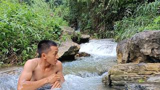 One day I went to bathe in a stream alone in the deep forest it was so cool I didnt want to go bac [upl. by Cida]