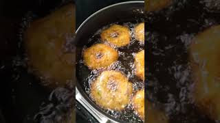 Crispy Medu Vada  மொறு மொறு மெதுவடை  Ulundu Vadai Recipe in Tamil [upl. by Ardath]