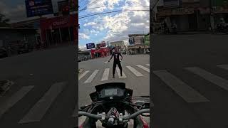 MALABARISTA NO SINAL moto motovlog gopro [upl. by Alocin]