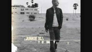 Junkie XL Feat Eletrocute  Mad Pursuit [upl. by Anema558]