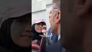 Emmanuel Macron interpellé sur Gaza par des manifestants à Montréal ce jeudi [upl. by Dombrowski]