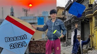 Basant 2025  Sunday Kite Catching in Streets 🤩 itny zada guddy loot lea🙉😂  25 oura dia 😅 [upl. by Nnyloj]