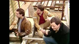 Auf Wiedersehen Pet  Classic Clip ‘Daft Question’ [upl. by Poll]