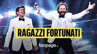 Sanremo 2022 Gianni Morandi e Jovanotti due ragazzi fortunati il medley infiamma l’Ariston [upl. by Klemm]